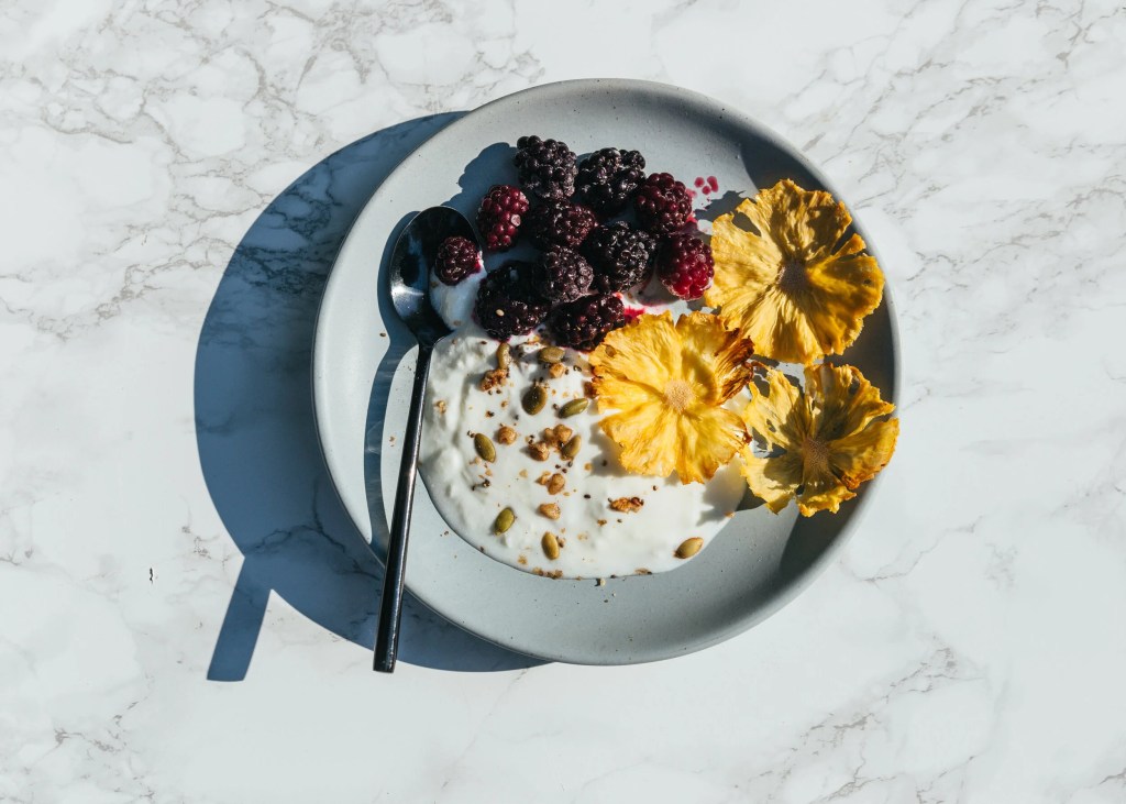 Fruit and yogurt&nbsp;bowl